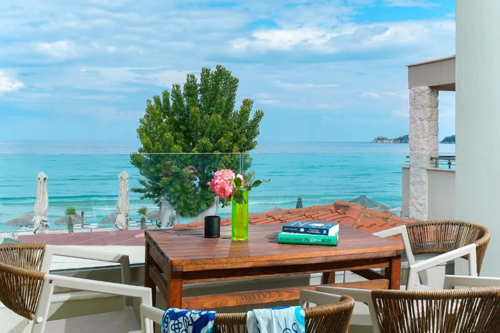 Tiara Holidays - Endless Blue Sea Resort - Family Apartment with Sea View - balcony